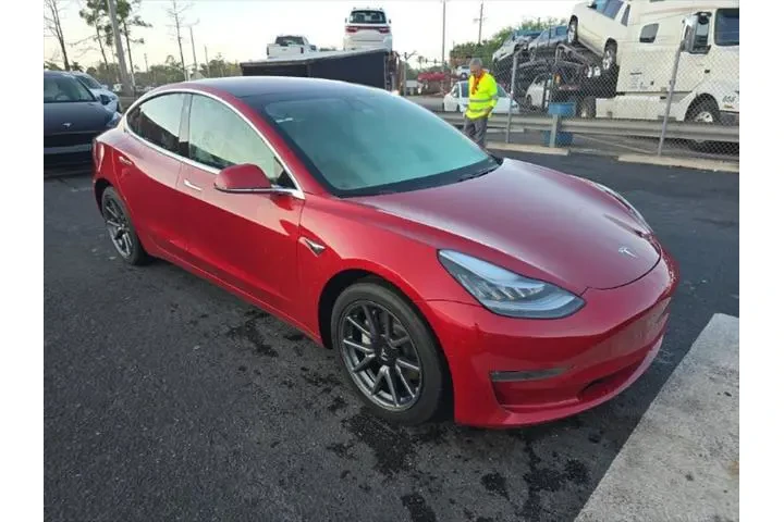 $15990 : Tesla Model 3 2018 Mid Range image 3