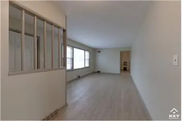 $1300 : Rental property with 3 bedro image 8