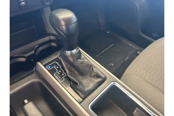 $22487 : Toyota Tacoma 2017 4x2 TRD O image 8