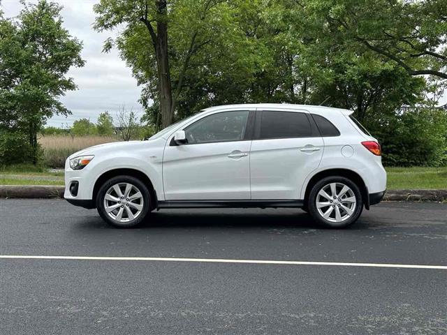 2014 Outlander Sport ES image 5