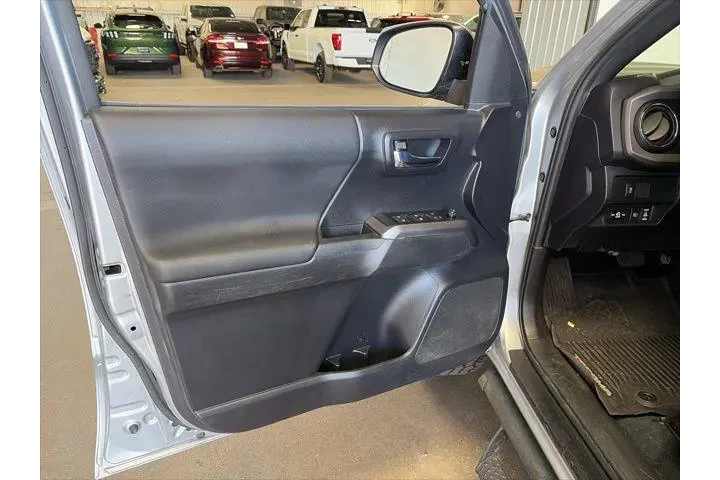 $34000 : Toyota Tacoma 2020 4x2 TRD O image 10