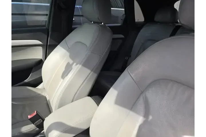 $13477 : Audi Q3 2018 2.0T Premium 4d image 8