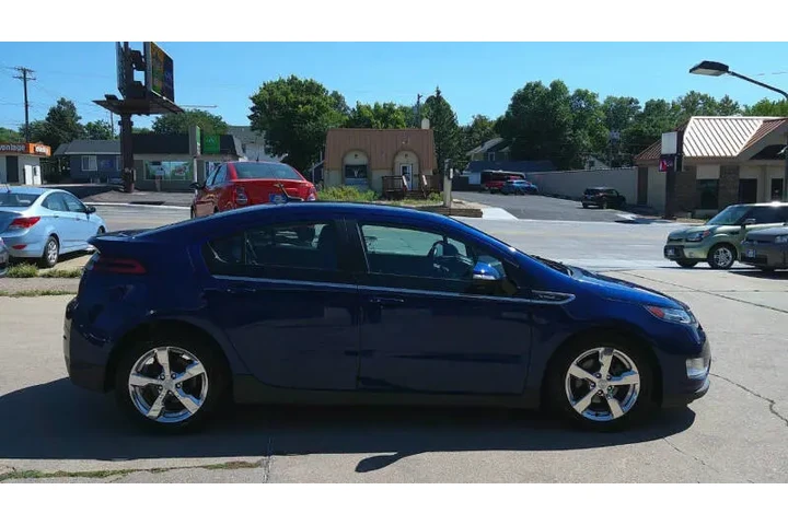 $8999 : 2012 Volt Premium image 3
