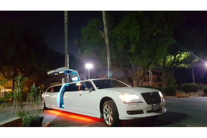 Limo hummer special image 8