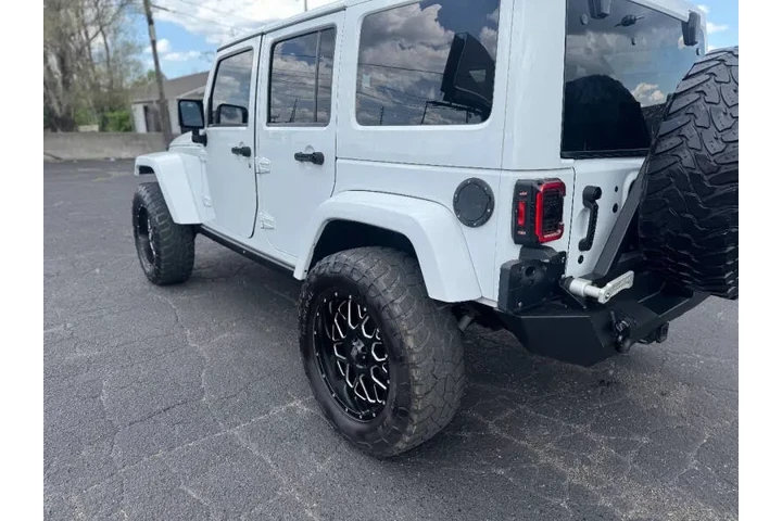 $16499 : 2013 Wrangler Unlimited Sahara image 6