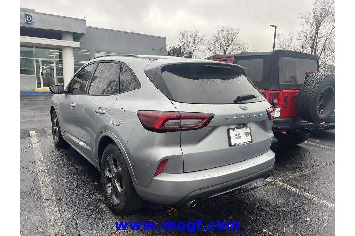 $19995 : Ford Escape 2023 ST-Line 4dr image 2