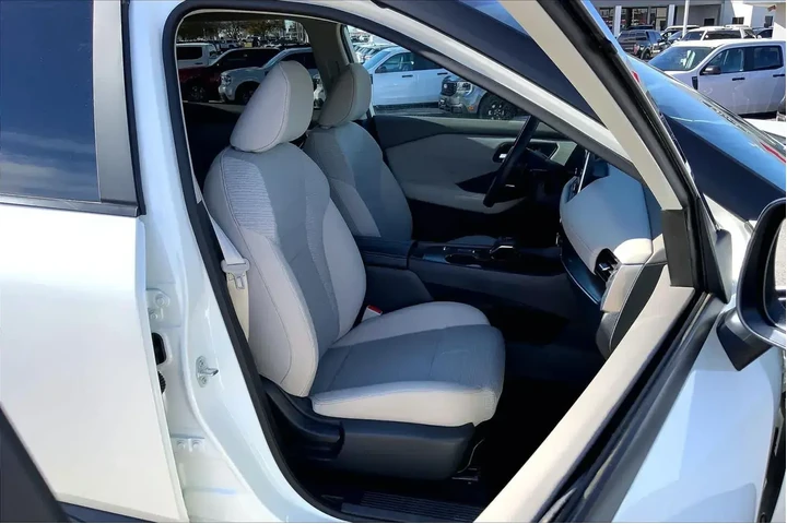 $23598 : Nissan Rogue 2023 SV 4dr Cro image 8