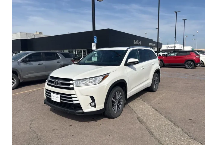 $23999 : 2017 Highlander XLE image 1