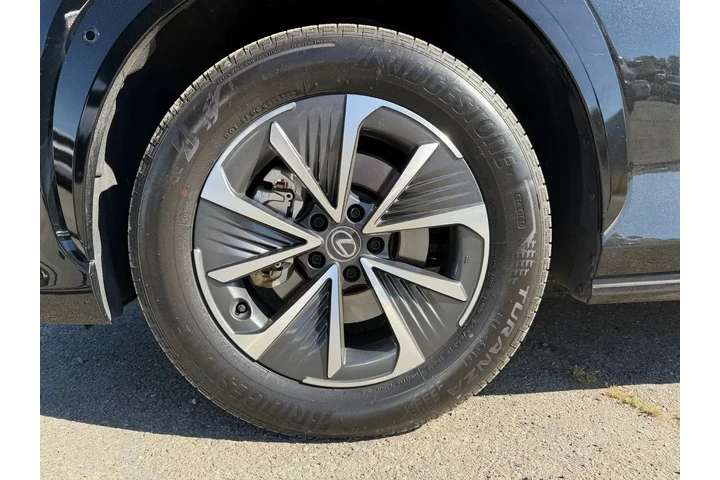 $30500 : Lexus RZ 300e 2024 Premium 4 image 9