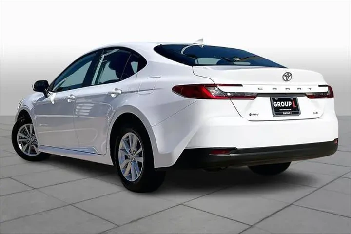 $26725 : Toyota Camry 2025 LE 4dr Sed image 9