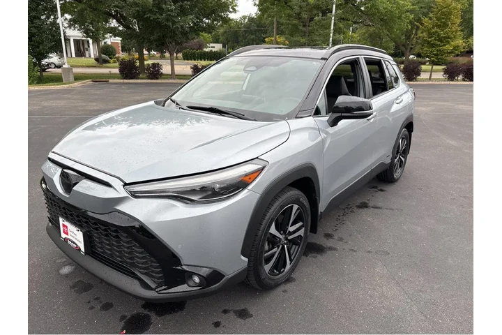 $33989 : Gold Certified2023 Corolla Cr image 9