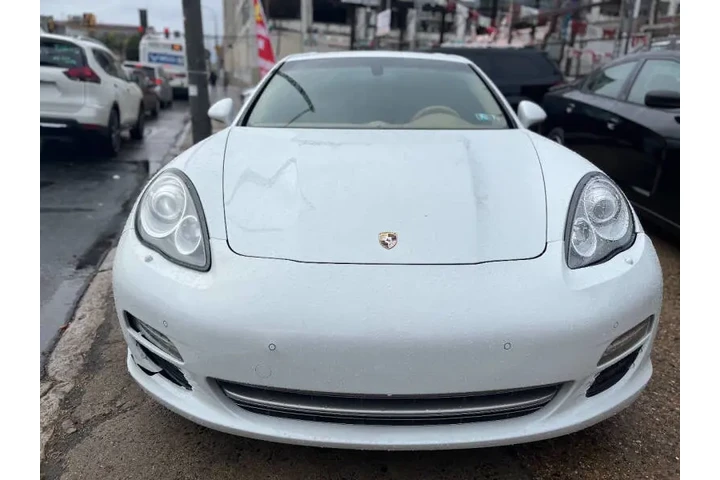 $18995 : 2013 Panamera image 3