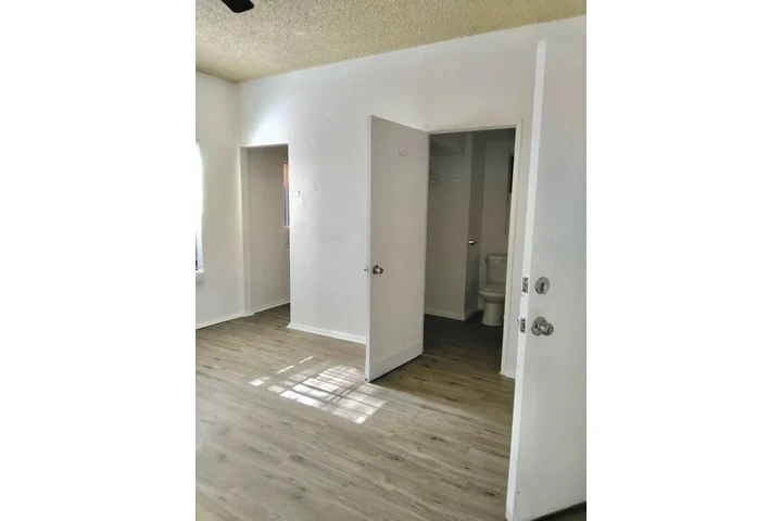 $1395 : ESTUDIO TIPO APARTAMENTO image 2