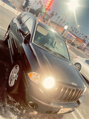 $3500 : Jeep Compass image 5