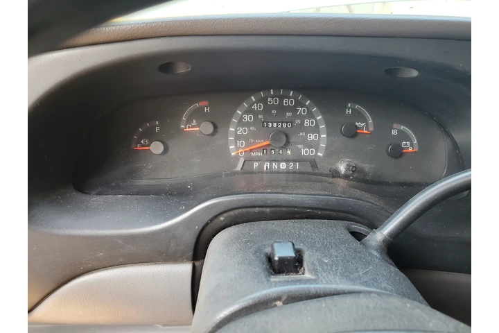 $12 : 1999 Ford E450 Super Duty image 4