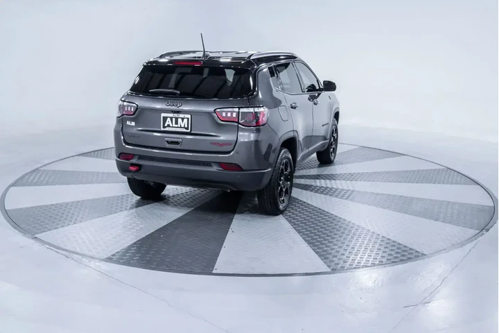 $21920 : Jeep Compass 2024 4x4 Trailh image 8