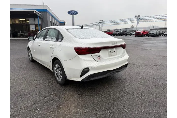 $16575 : Kia Forte 2022 FE 4dr Sedan image 5
