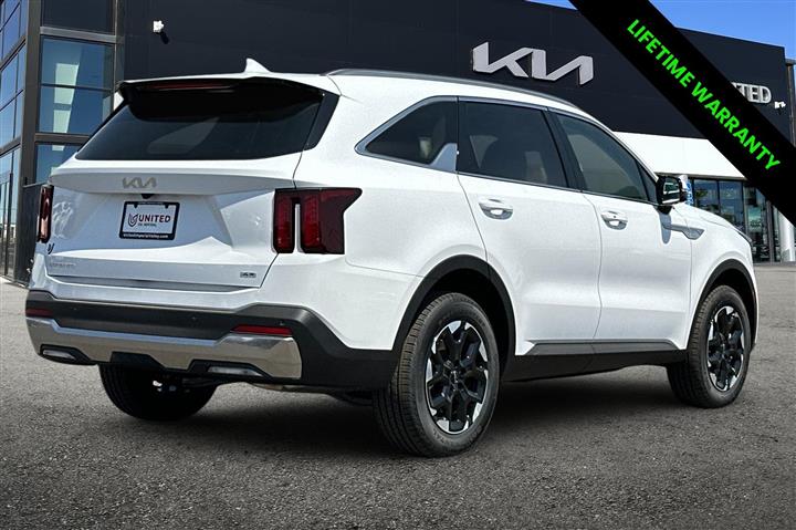 $39900 : New 2024 Sorento S image 5