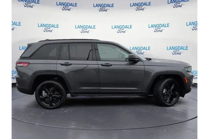 $32651 : Jeep Grand Cherokee 2023 4x2 image 2