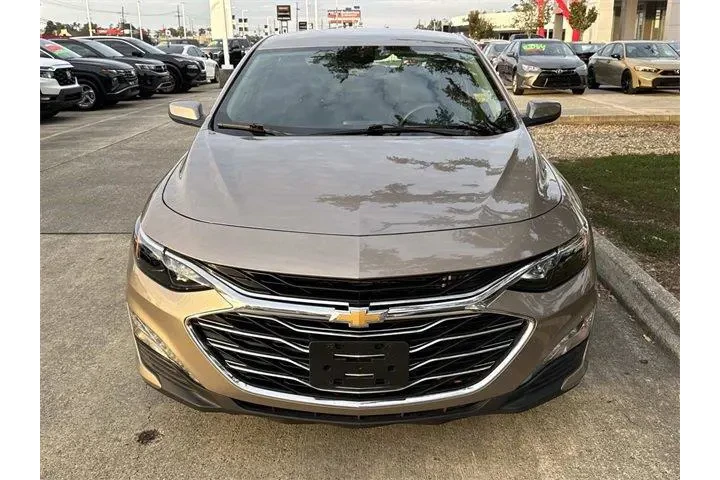 $21798 : Chevrolet Malibu 2025 LT 4dr image 2