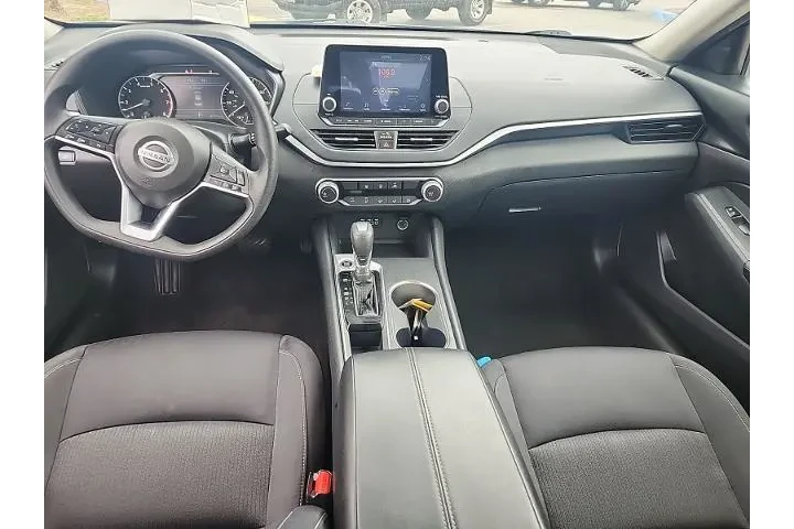 $15995 : Nissan Altima 2022 2.5 SV 4d image 5