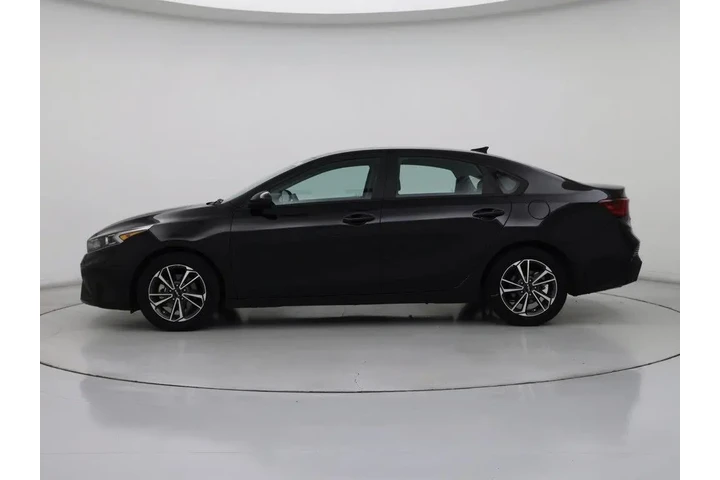 $16998 : Kia Forte 2023 LXS 4dr Sedan image 3
