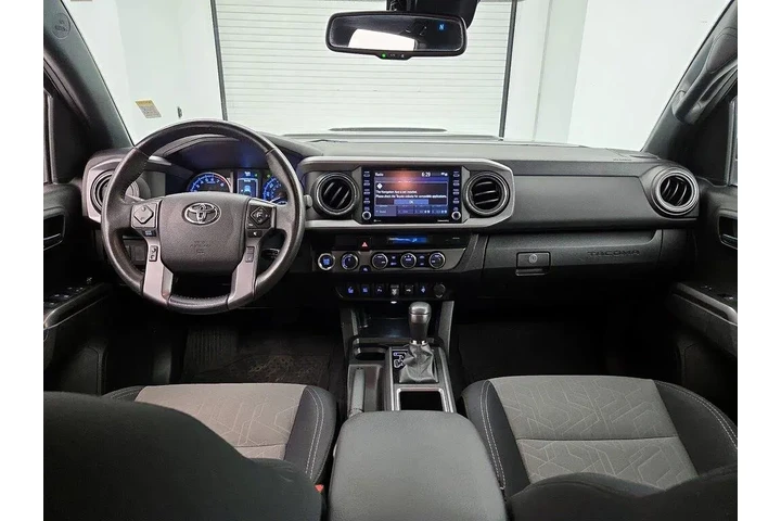 $37998 : Toyota Tacoma 2022 4x4 TRD S image 8