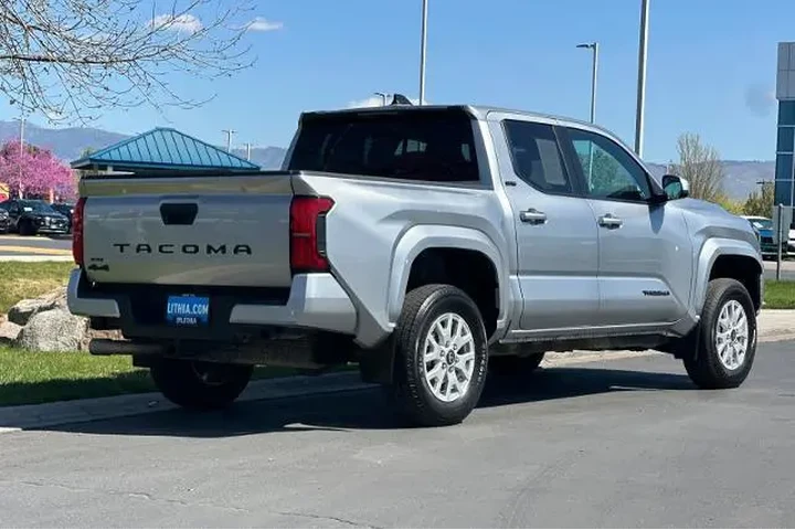 $39995 : Toyota Tacoma 2024 4x4 SR5 4 image 2