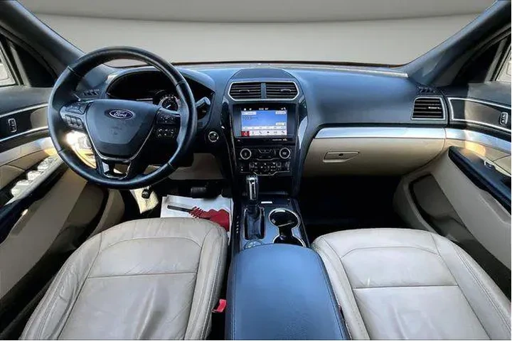 $16000 : Ford Explorer 2017 AWD XLT 4 image 7