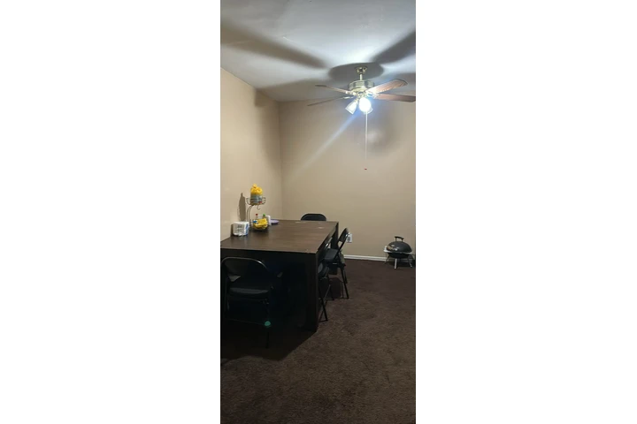 $875 : Renta Cuarto Grande image 3