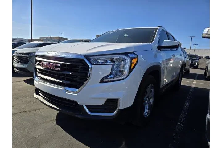 $23991 : GMC Terrain 2023 SLE 4dr SUV image 2