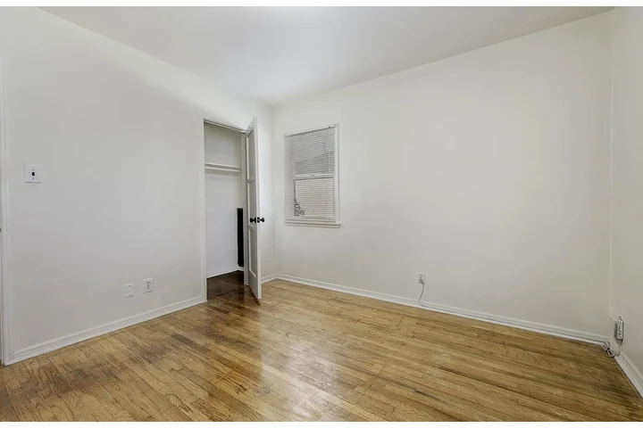 $900 : Encantadora casa de 2 dormitor image 3