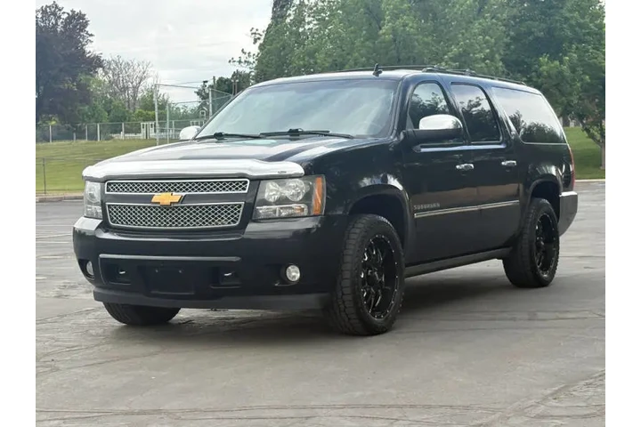 $9900 : 2012 Suburban LTZ image 3