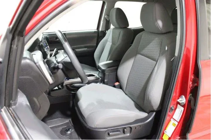 $38482 : Toyota Tacoma 2023 4x4 SR5 V image 5