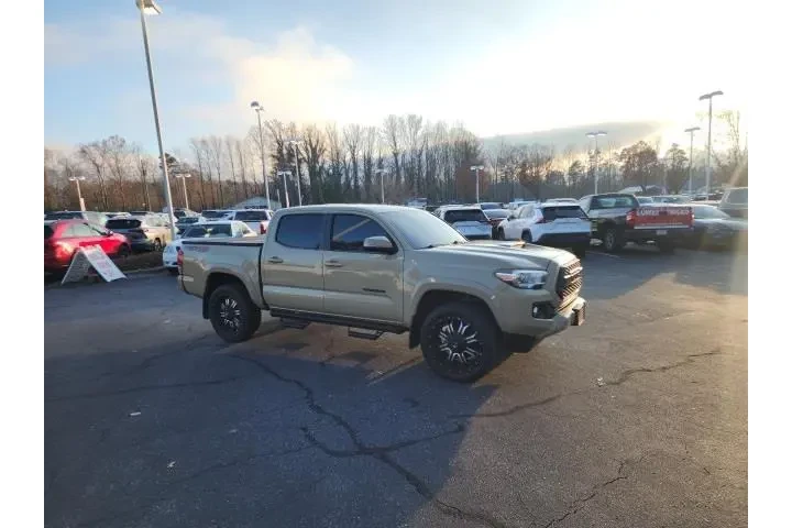 $25565 : Toyota Tacoma 2017 4x4 TRD S image 3