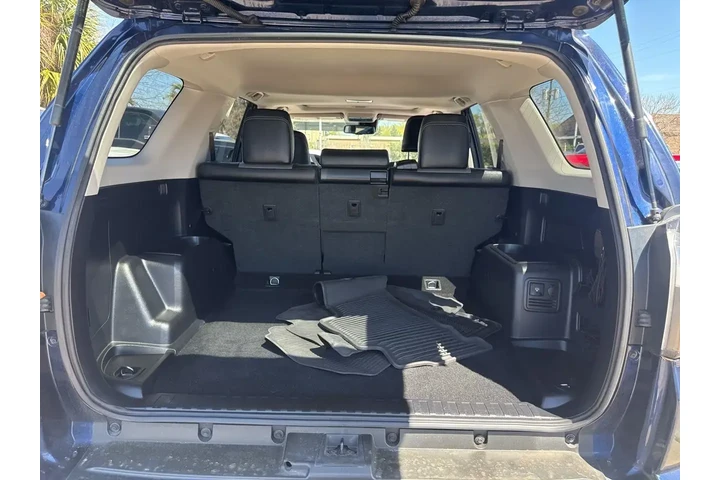 $37331 : Toyota 4Runner 2022 4x4 SR5 image 8