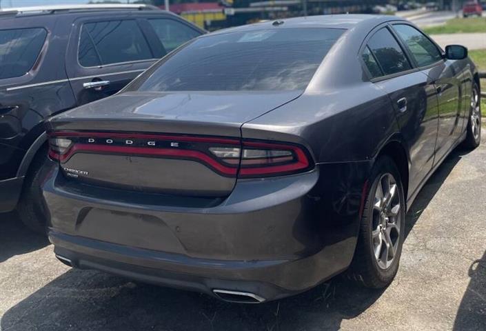 $10900 : 2015 Charger SE image 5