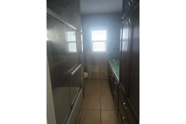 $2100 : Apartamento por renta image 1