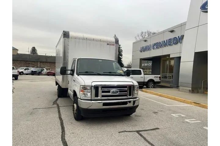 $29782 : Ford E-Series 2022 E-350 SD image 6