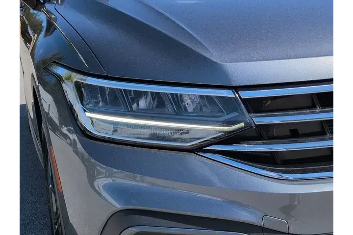 $22240 : Volkswagen Tiguan 2023 SE 4d image 9