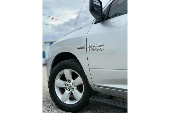 $10800 : 2013 RAM 1500 QUAD CAB2013 RA image 9