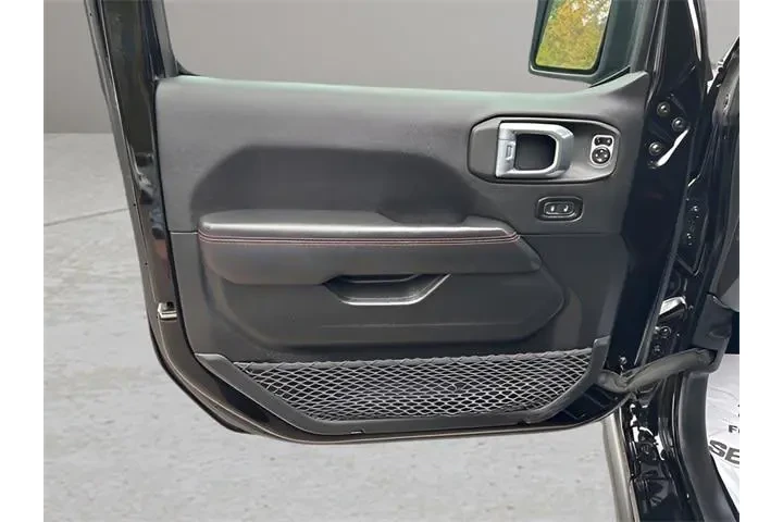 $33830 : Jeep Wrangler Unlimited 2021 image 6