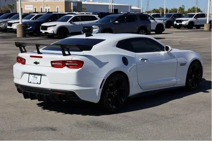$25019 : Chevrolet Camaro 2021 LT 2dr image 8