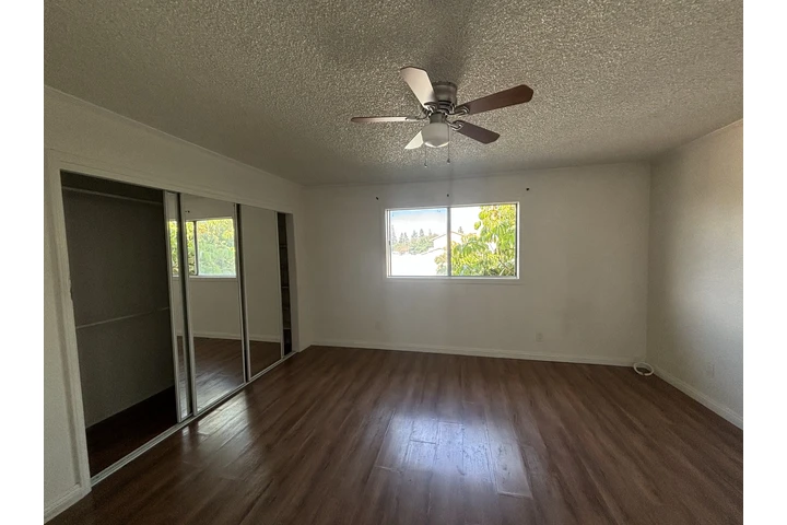 $1000 : Cuarto de renta image 3