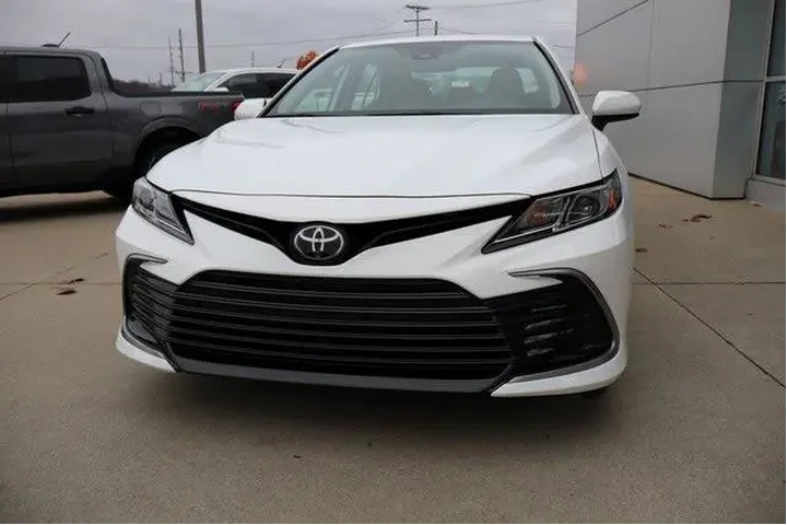 $23500 : Toyota Camry 2021 LE 4dr Sed image 2