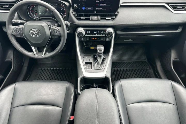 $34500 : Toyota RAV4 2024 XLE Premium image 6