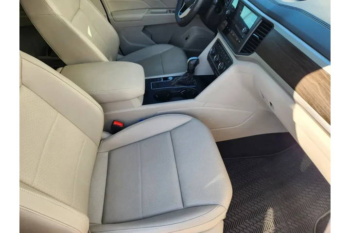 Volkswagen Atlas 2021 V6 SE image 10