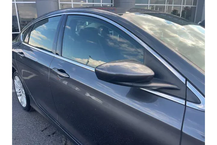 $9452 : Chrysler 200 2015 Limited 4d image 3