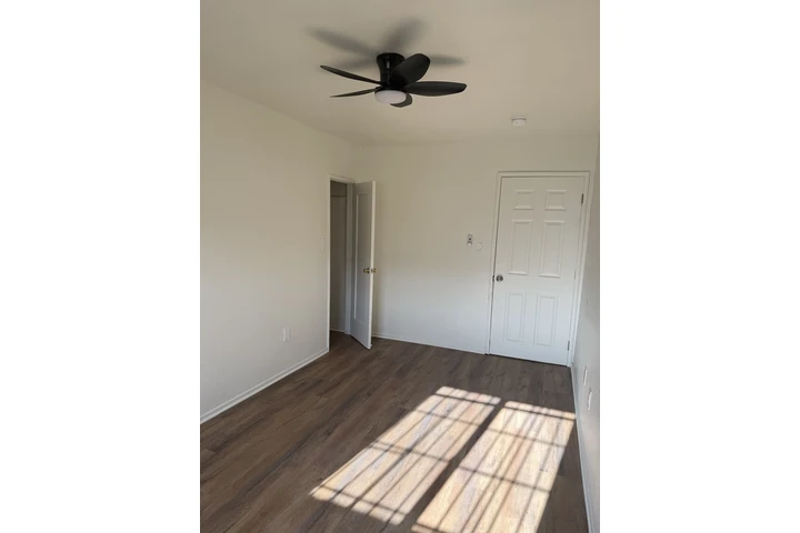 $1200 : Se renta cuarto image 7