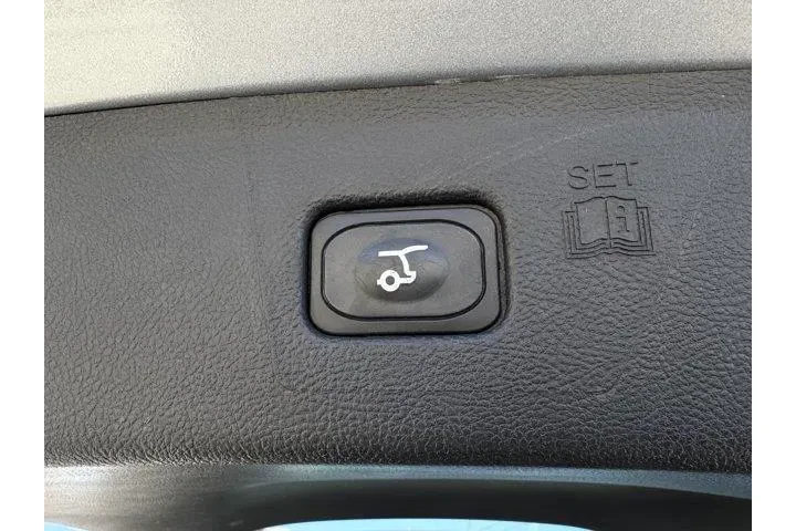 $38677 : Ford Edge 2024 AWD ST 4dr SU image 9